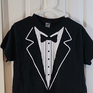 Gildan Black Crew Neck T-Shirt